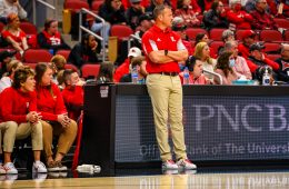 Jeff Walz Louisville vs. Belmont 12-5-2021 Photo by William Caudill, TheCrunchZone.com