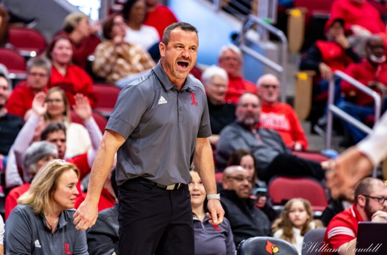 Jeff Walz Louisville vs. Boston College 1-19-2023 Photo by William Caudill, TheCrunchZone.com