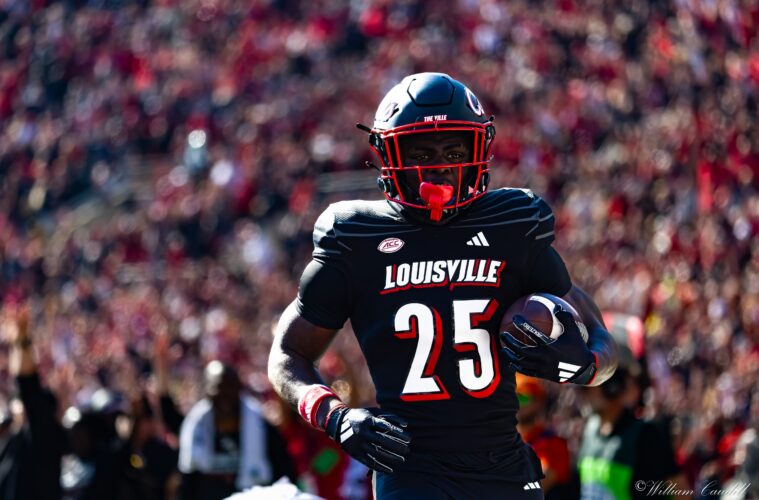 Issac Brown Louisville vs. Miami 10-19-2024 Photo by William Caudill, TheCrunchZone.com