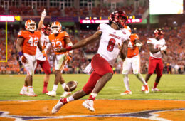 Lamar Jackson Touchdown, TD Louisville vs. Clemson 10-1-2016 Photo by Adam Creech (TheCrunchZone.com)