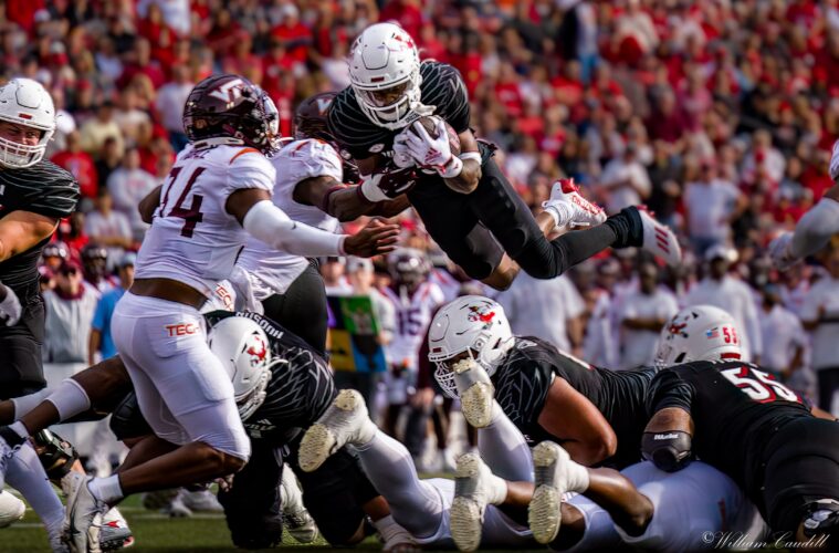 Jawhar Jordan, Offensive Line Louisville vs. Virginia Tech 11-4-2023, Photo by William Caudill, TheCrunchZone.com