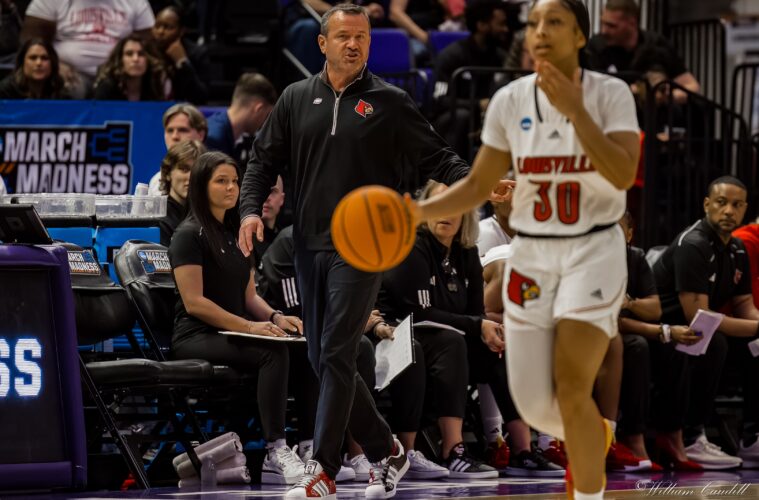 Jeff Walz Louisville vs. Middle Tennessee NCAA 1st Round 3-22-2024 Baton Rouge, LA Photo by William Caudill