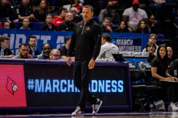 Jeff Walz Louisville vs. Middle Tennessee NCAA 1st Round 3-22-2024 Baton Rouge, LA Photo by William Caudill