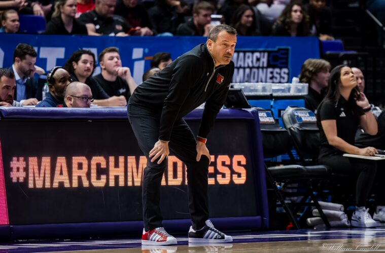 Jeff Walz Louisville vs. Middle Tennessee NCAA 1st Round 3-22-2024 Baton Rouge, LA Photo by William Caudill