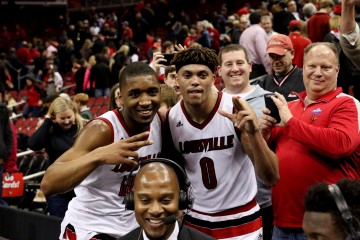Donovan Mitchell, Damion Lee Louisville vs. Syracuse 2-17-2016 Photo by William Caudill, TheCrunchZone.com