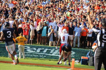 Jaylen Smith Game Winner Louisville vs. Virginia 10-29-2016 Photo by Mark Blankenbaker TheCrunchZone.com