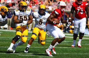 Lamar Jackson Louisville Football vs. Kent State 9-23-2017 Photo by William Caudill, TheCrunchZone.comLamar Jackson Louisville Football vs. Kent State 9-23-2017 Photo by William Caudill, TheCrunchZone.com
