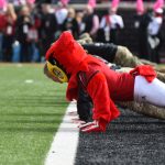 Louie the Cardinal push ups Louisville vs. Wake Forest 10-27-2018 Photo by Austin Sullivan TheCrunchZone.com