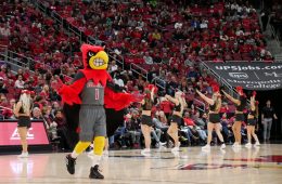 Louie the Cardinal, Louisville vs. Syracuse 12-29-2019 Photo by William Caudill, TheCrunchZone.com