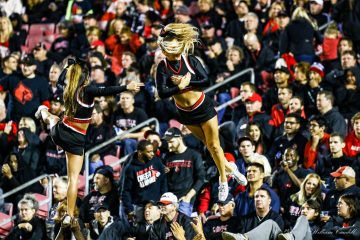 Cheerleaders Louisville vs. Duke 10-14-2016 Photo by William Caudill, TheCrunchZone.com