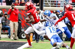 Lamar Jackson Louisville vs. Kentucky 11-26-2016 Photo by William Caudill, TheCrunchZone.com