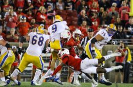 Defense Louisville vs. Pitt 10-22-2022 Photo by William Caudill, TheCrunchZone.com