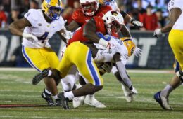 Defense Louisville vs. Pitt 10-22-2022 Photo by William Caudill, TheCrunchZone.com