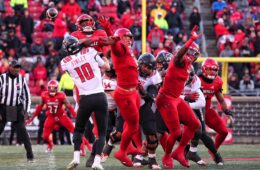 Defense Louisville vs. NC State 11-19-2022 Photo by William Caudill, TheCrunchZone.com