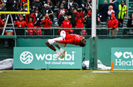 Fenway Park Louisville vs. Cincinnati Fenway Bowl 12-17-2022 Photo by Daniel Rankin, TheCrunchZone.com